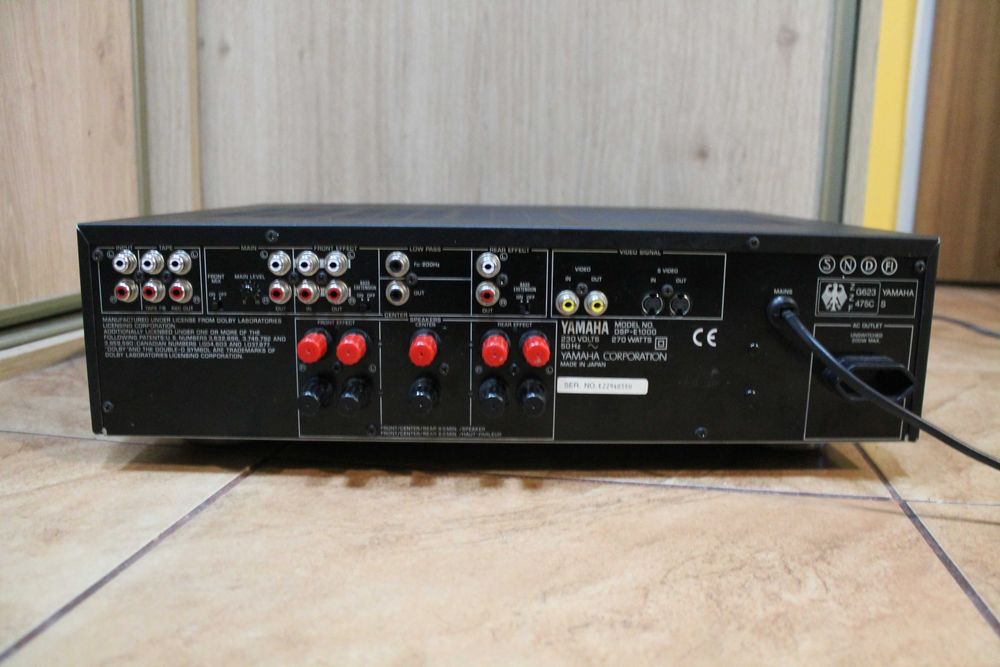 Wzmacniacz / procesor Yamaha DSP-E1000