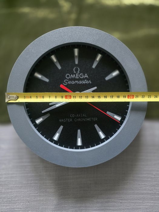 Zegarek na ścianę omega Nowy