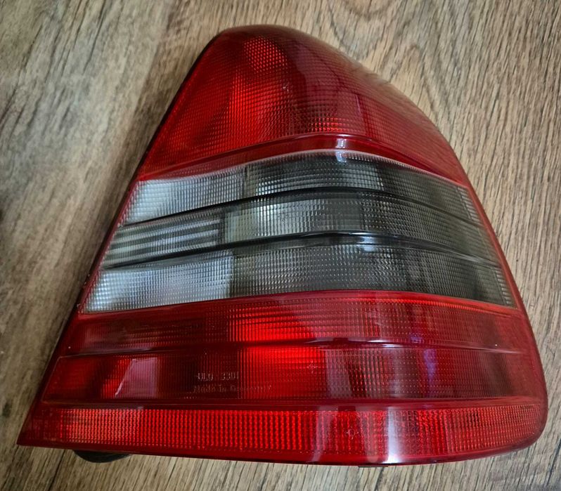 Lampa PrawaTylna Mercedes Benz C klasa W 202 Oryginalna (93-2001r.)