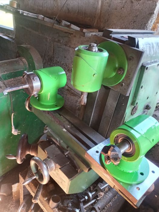 Продам вертикально-фрезерну головку для НГФ 110