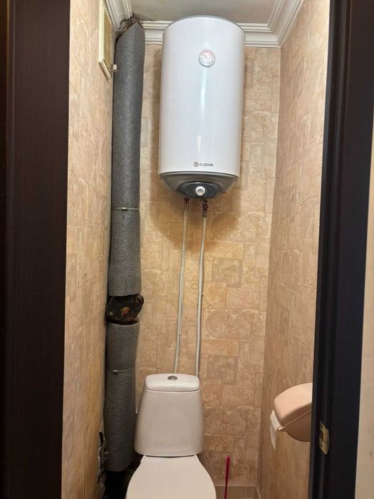 продам 2-х кімн. метро Васильківська, без комісіі