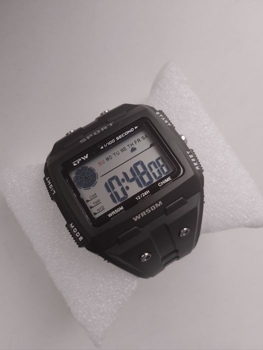 Чоловічий цифровий спортивний годинник