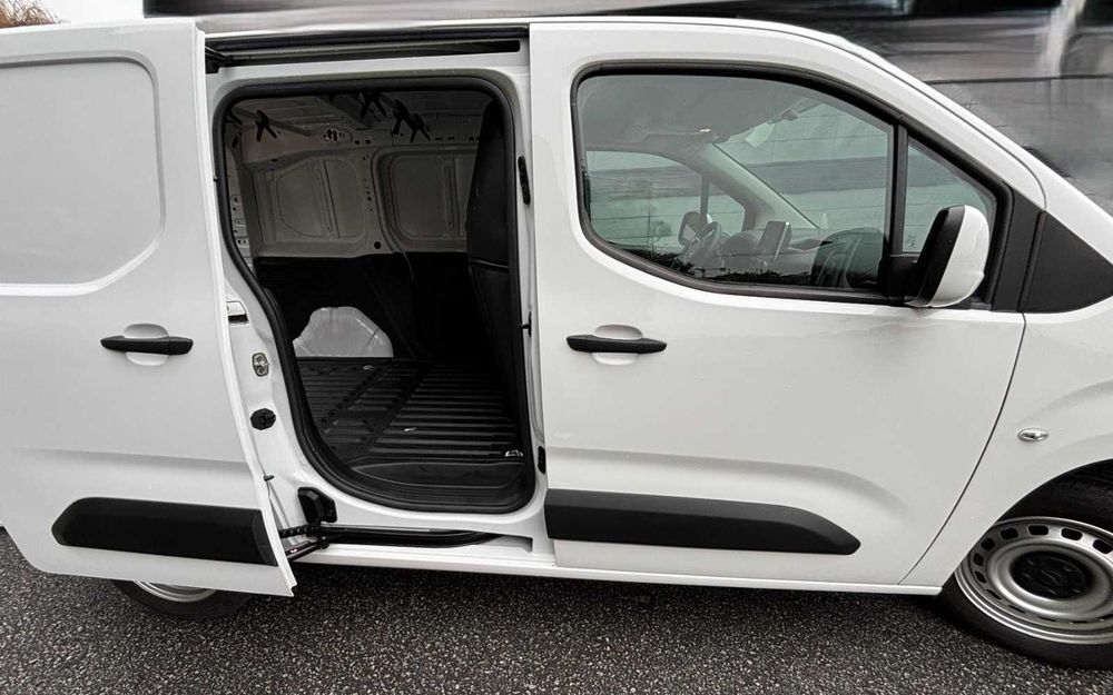 Carrinha Comercial Opel Combo 1.5 CDTi L1H1 Enjoy (3 Lugares) - 89.000 km | Novembro 2019 (Nacional)