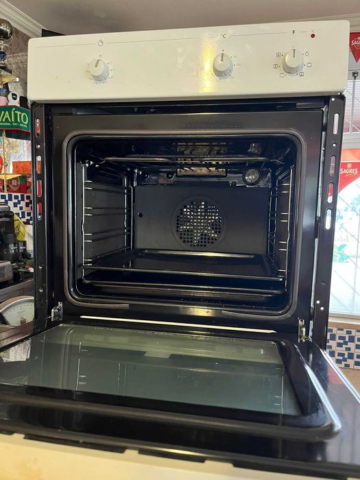 Forno Elétrico de Encastrar Semi Novo