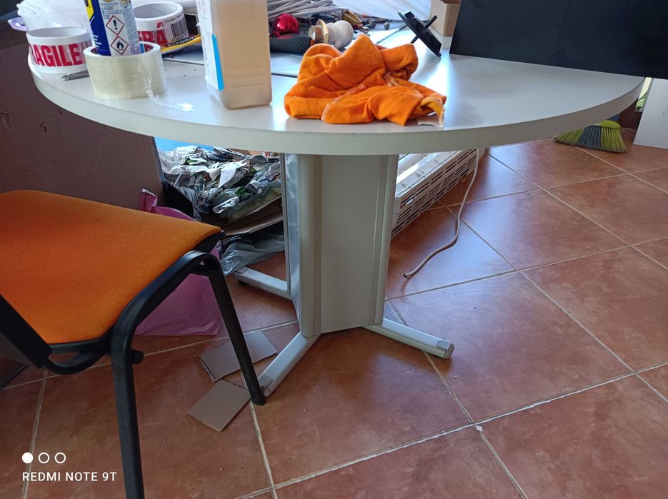 Mesa redonda de escritório grande