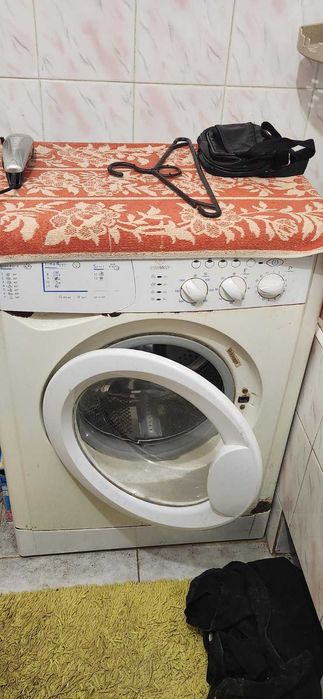 Пральна машина INDEZSIT