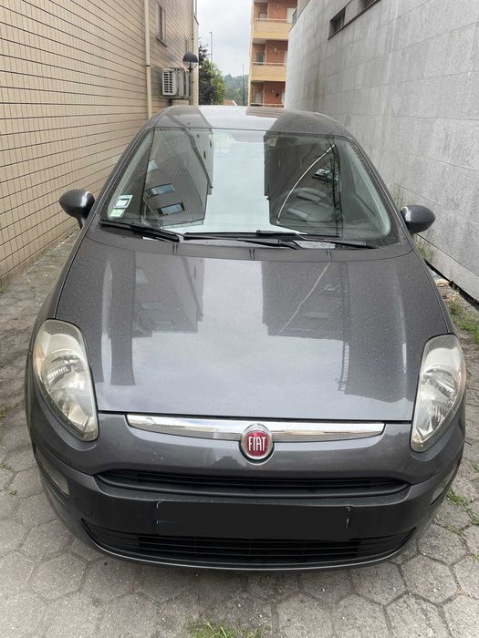 Fiat Punto Evo 2011 usado e bem estimado