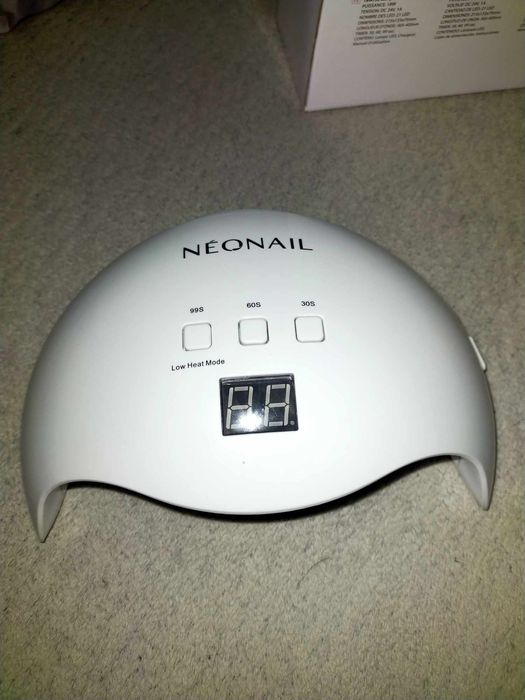 Sprzedam lampę do paznokci neonail
