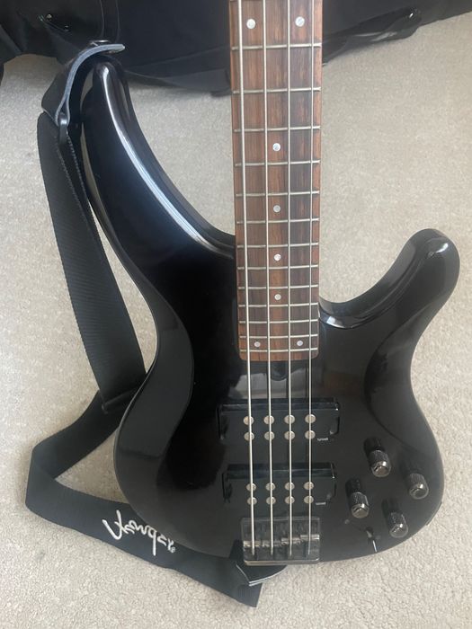 Baixo Yamaha TRBX 304