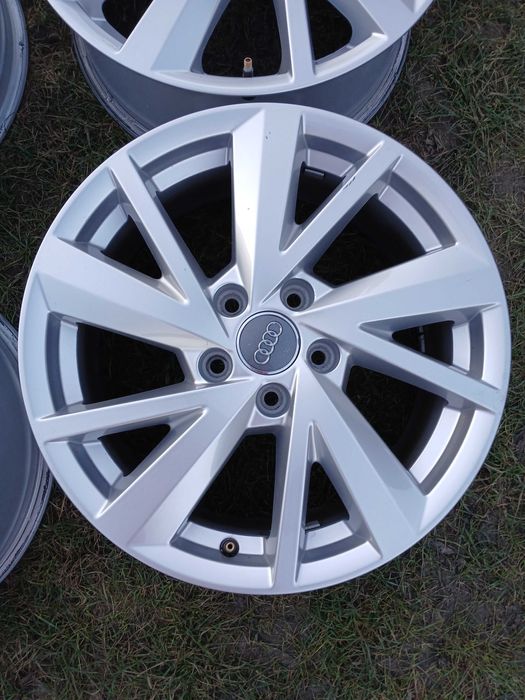 A1027. AUDI 7 x 17 ET 45 rozstaw 5x112