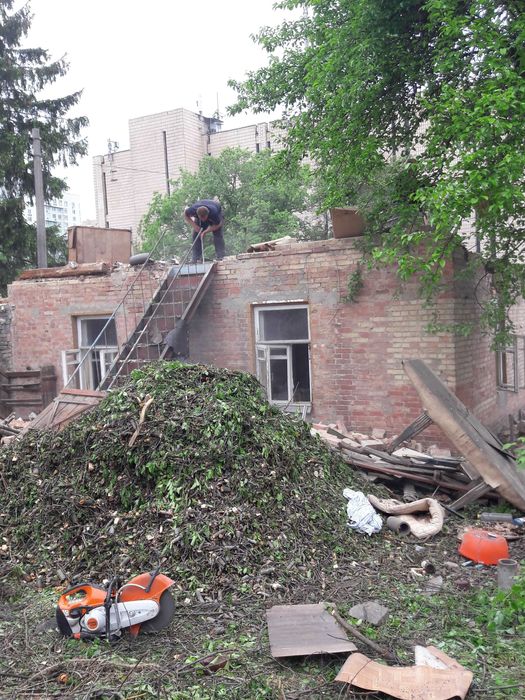 Демонтажні Роботи Демонтаж, розбирання будинків, знесення будівель