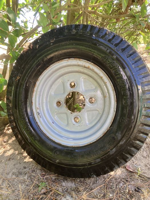 Roda de atrelado completa como nova