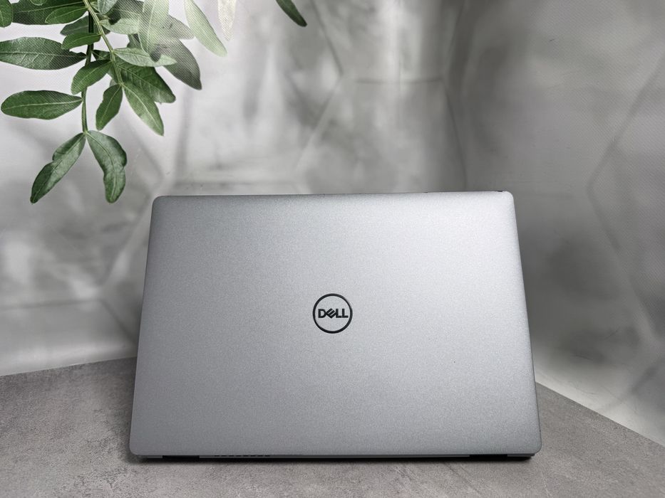 Ноутбук Dell Latitude 5310 / i5-10210U / 8GB / SSD 256GB / 13.3" FHD IPS / Windows 11 Pro