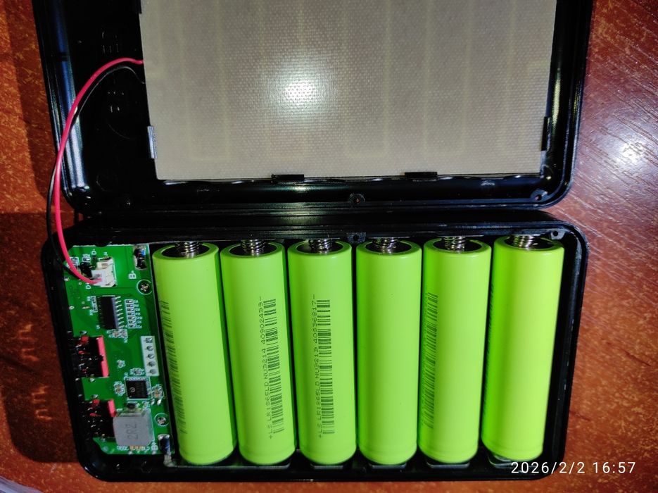 Повербанк, powerbank 22,5w, з фонариком