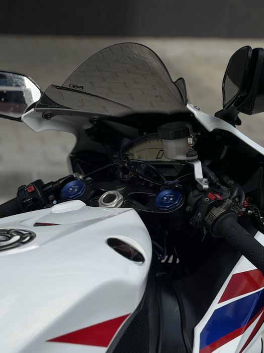 HONDA CBR 1000 RR - ÓTIMO ESTADO! Motor Novo com 5.000kms!