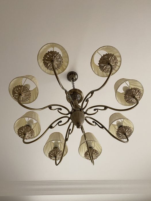 Люстра , коасична ,стан ідеальний