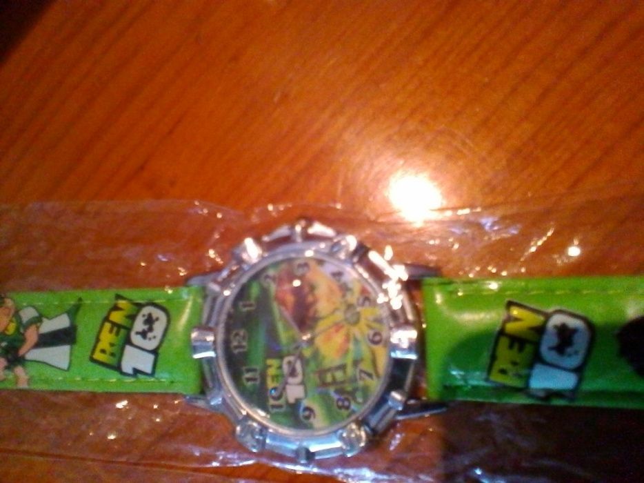 Relógios Ben 10/Bob Esponja/Simpsons/Super Mario