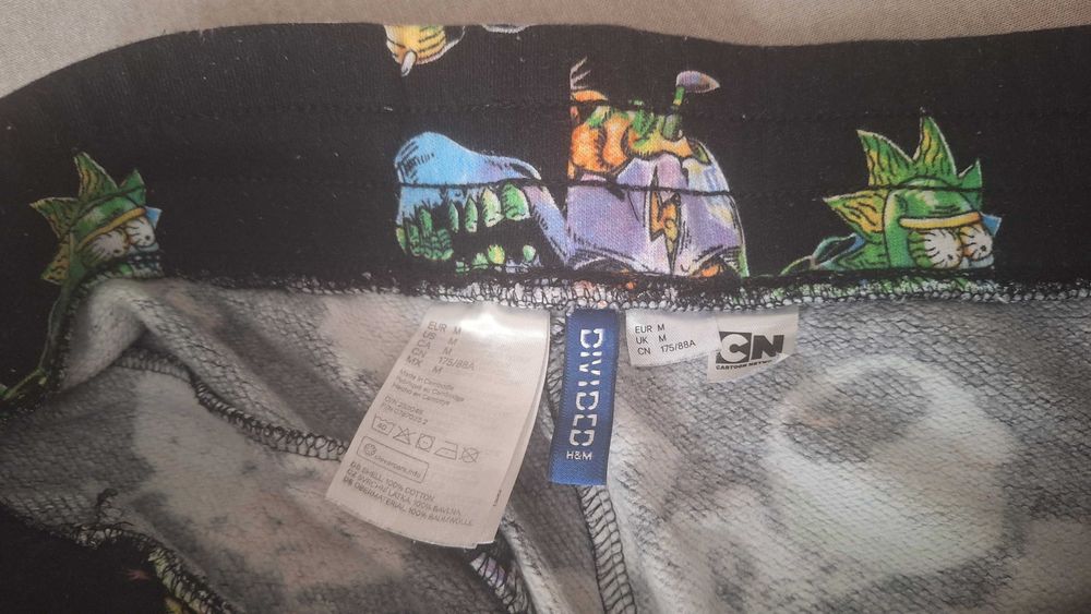 Niespotykane spodnie H&M Divided - r. M
