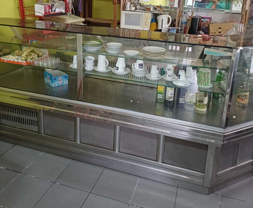 Balcão frigorífico com vitrine e 3 portas
