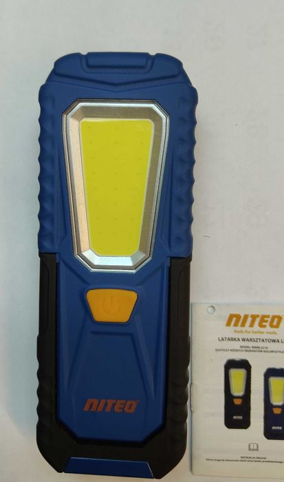 Lampka latarka warsztatowa  nowa z magnesem i zawieszką