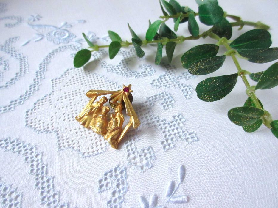 Szopka świąteczna broszka pin