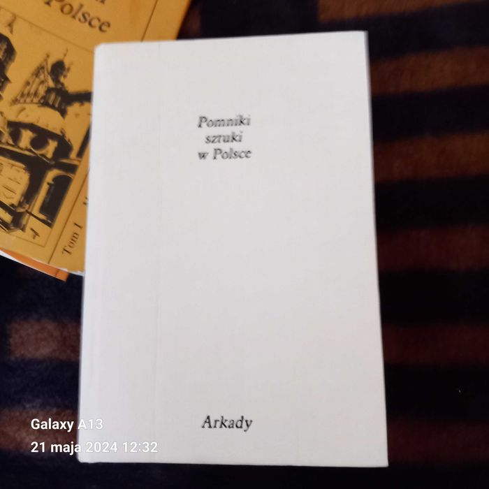 Literatura, pomniki sztuki w Polsce..