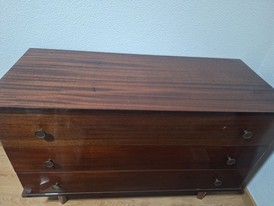 Vendo mobília antiga