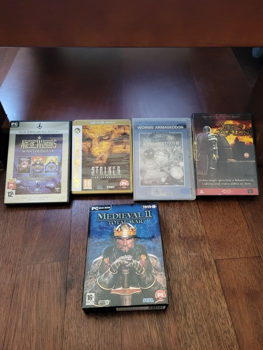 Zestaw gier komputerowych