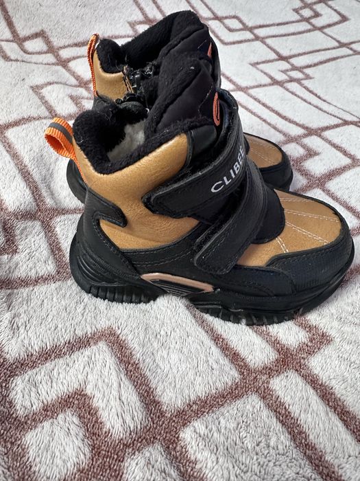 Продам зимові ботінки