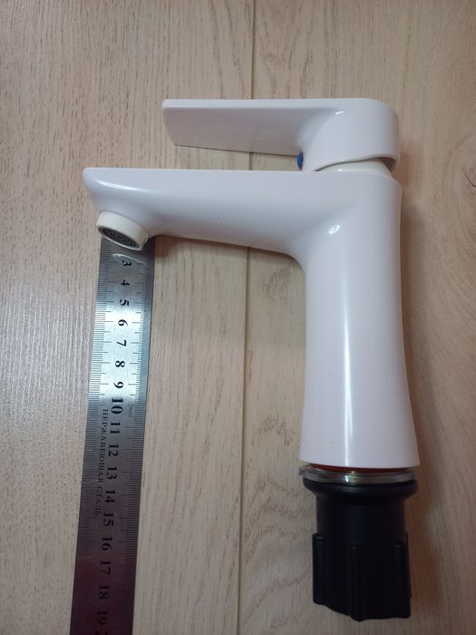 Набор смесителей/змішувачі 2в1 для ванны пластиковый белого цвета