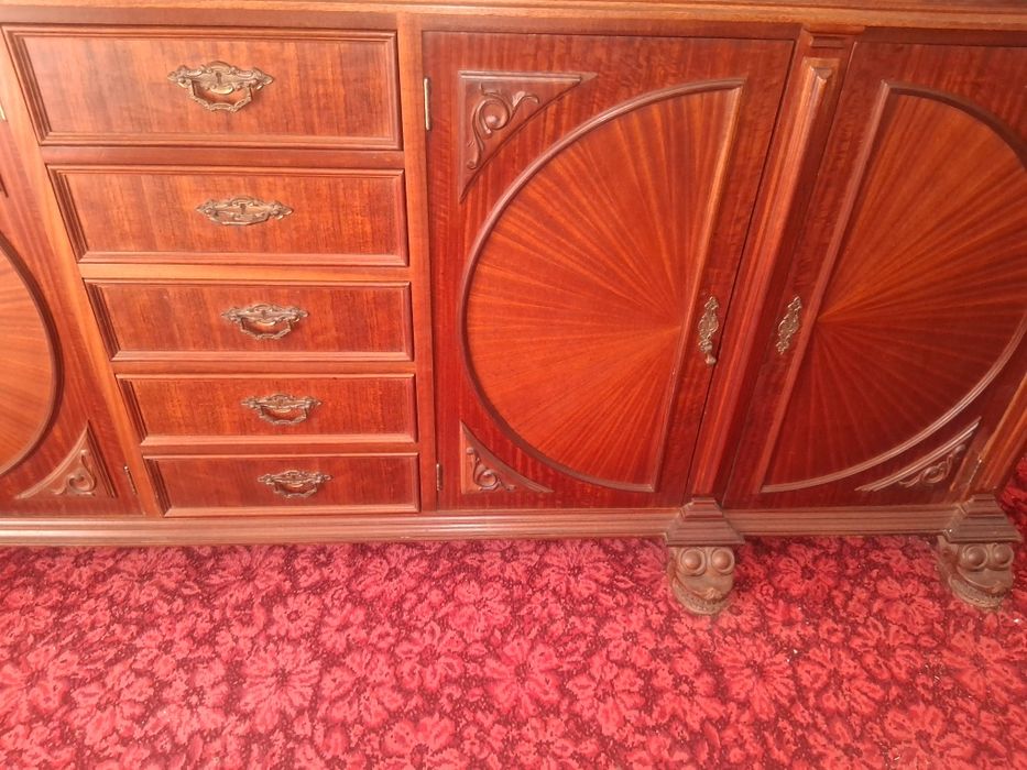 Aparador louceiro grande em madeira