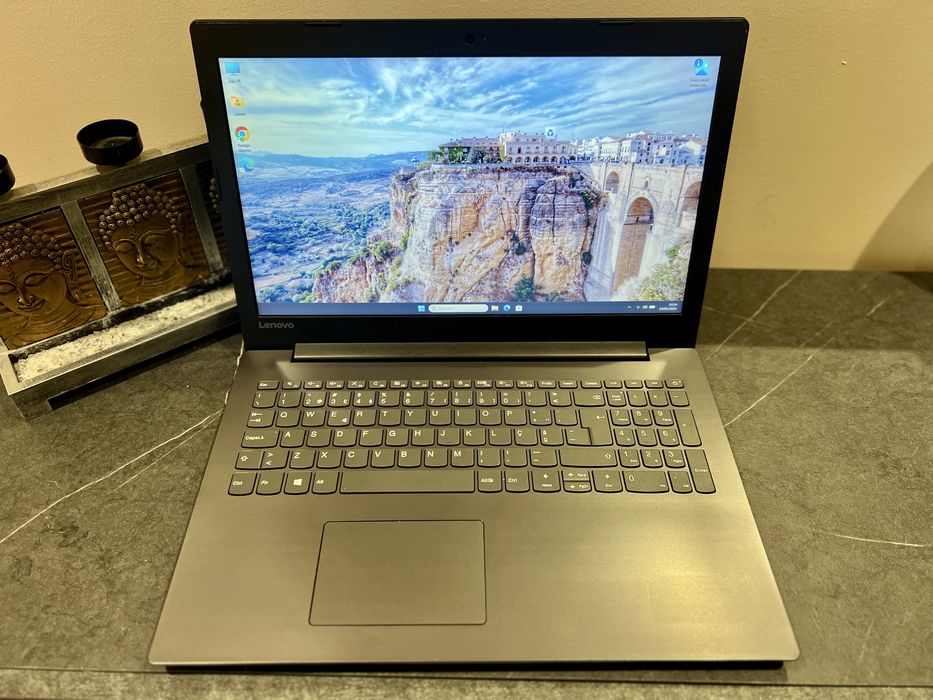 Lenovo Ideapad 330 I3-7020U/12Gb RAM/SSD 256Gb