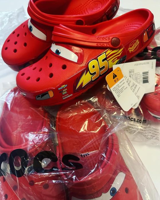 кроксы маквин, crocs mcqueen