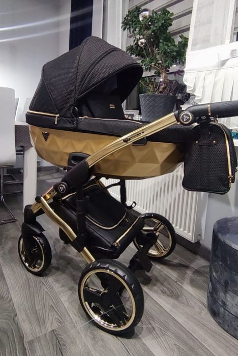 Wózek głęboki spacerowyi gondola Junama Diamond S Line czarny z