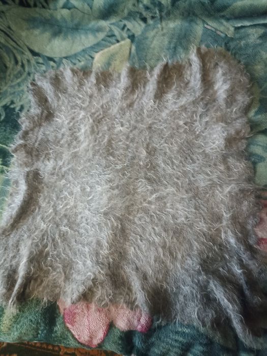 Пуховый платок плотной вязки