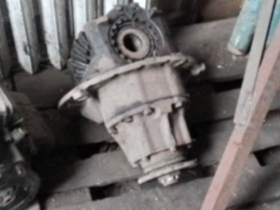 Раздатка заднього моста автомобіля МАЗ