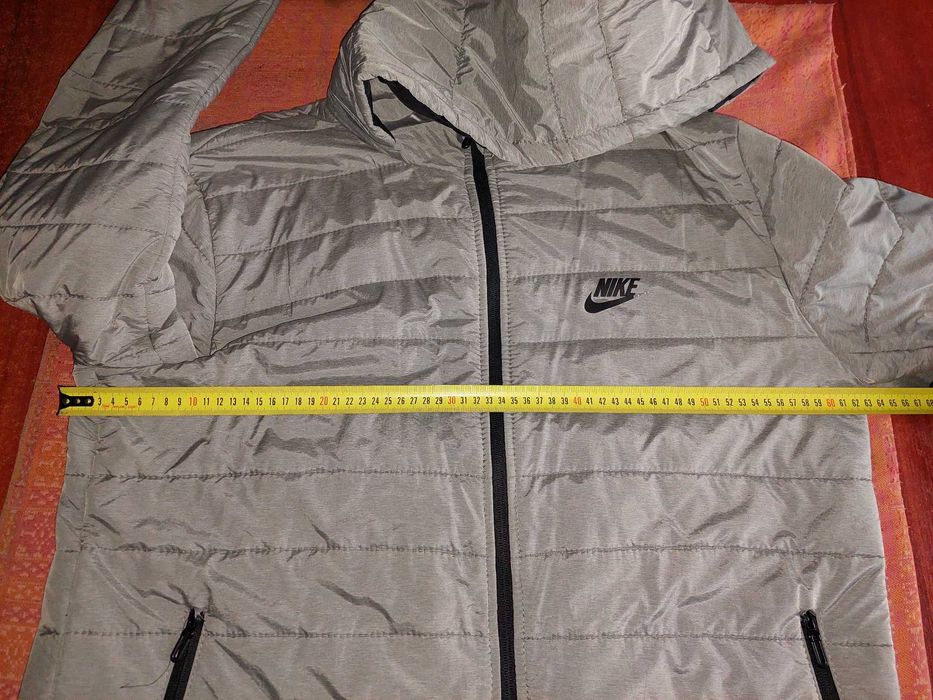 Стильная легкая куртка-ветровка Nike р.56