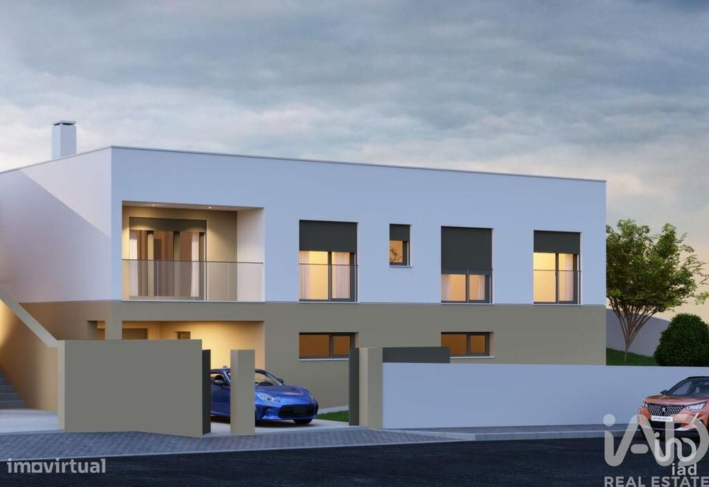Casa T3 em Silveira de 289,00 m2