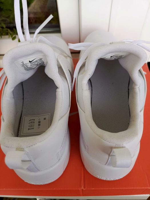 NOWE Adidasy Nike 40,5 Air Max Bella Tr 5