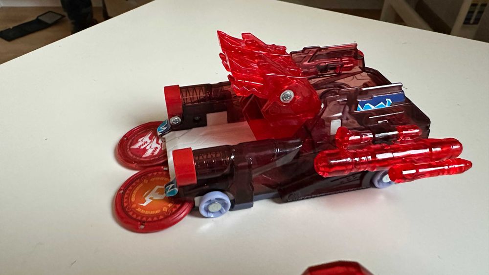 Samochodziki-transformery Screechers Wild