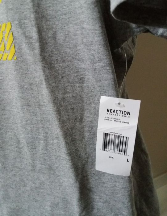 T-shirt   Kenneth  Cole   Roz. L