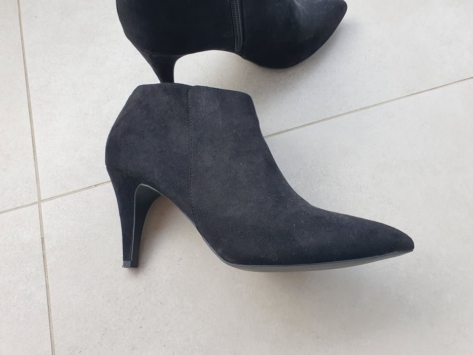 Czarne botki na szpilce 8 cm New Look 38 zamszowe w szpic eleganckie