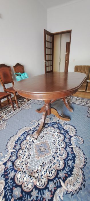 Mesa jantar extensível + 8 cadeiras