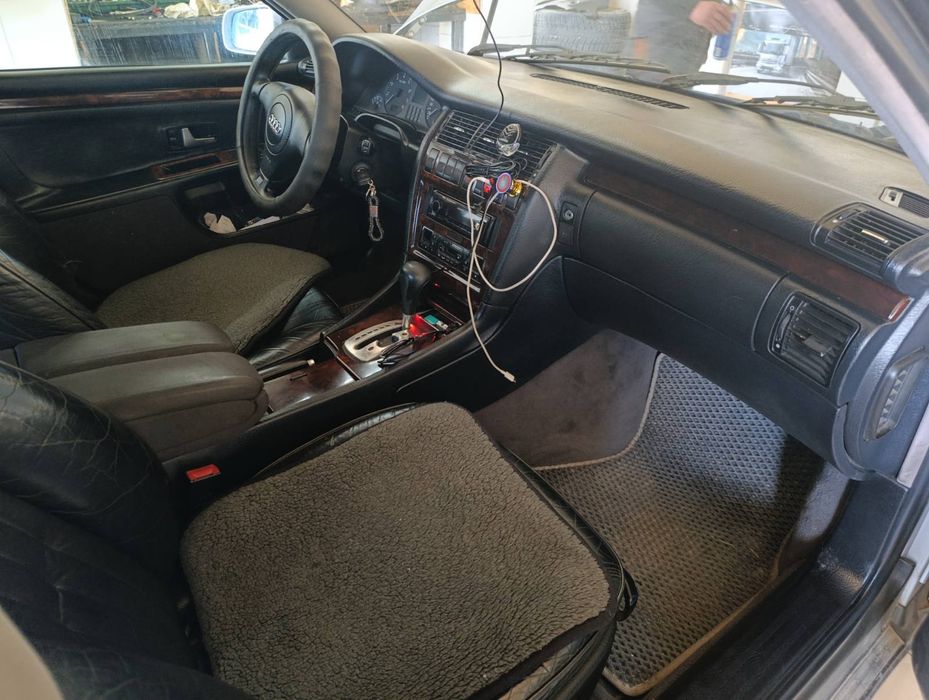 Ауді А8 Д2 2.5 тді 1997 рік.