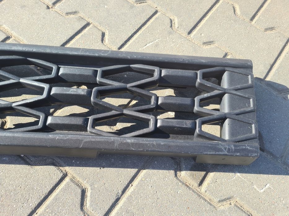 Atrapa stopień ławka Grill Kratka Renault Gama T Range Evo Lift