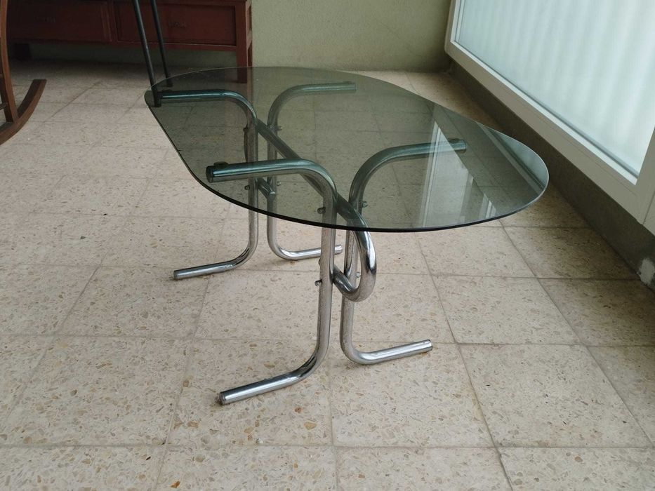 Mesa Centro em Vidro Temperado com Base Tubular Cromada Vintage