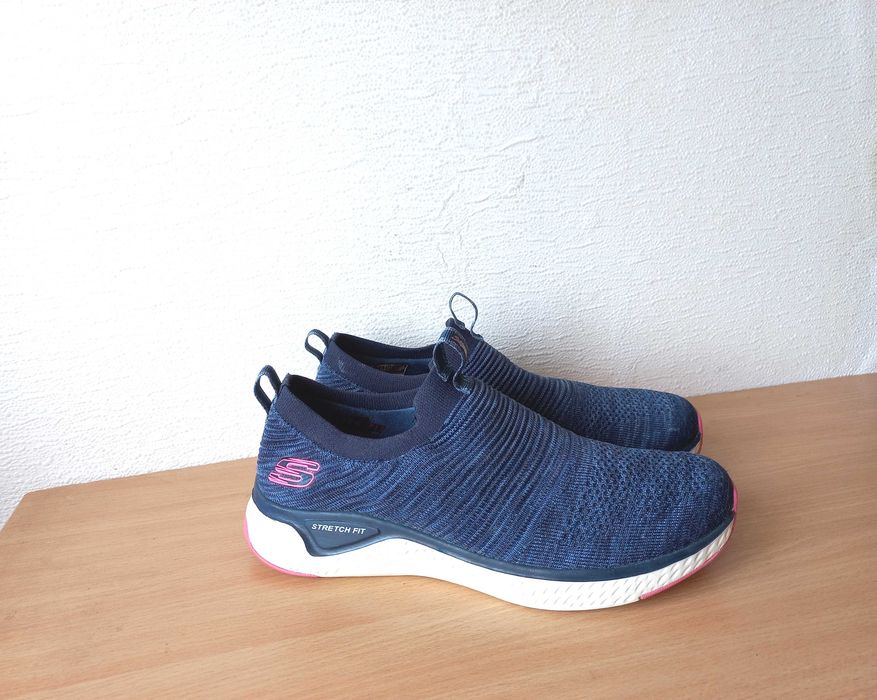 Чудові кросівки Skechers  Solar Fuse Lite Joy Style 39 р.