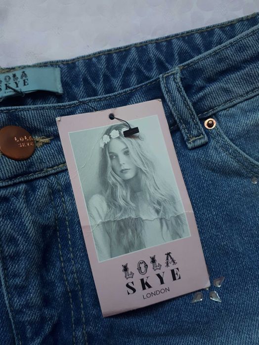 Dorothy Perkins Nowe spodenki z aplikacjami Lola Skye 44