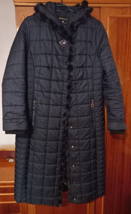 Продам жіноче пальто розмір 52.