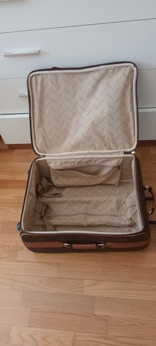 VENDO. Mala em pele de Pierre Cardin